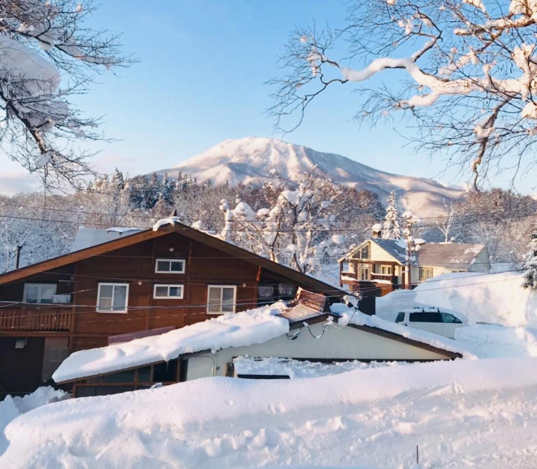 Yado Brodiaea Bed & Breakfast Myoko Exterior photo